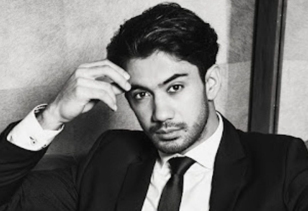 Perjalanan Karir Reza Rahardian Matulessy