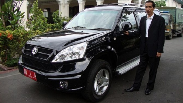 Jokowi dan Mobil Esemka (foto: ist)