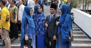 Seketaris Jendral DPR Memberikan Hak Satu Istri, Lora Fadil Melanggarnya!!!