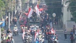 Jelang Pelantikan Presiden, Surabaya Gelar Kirab Bendera Sepanjang 2010 Meter