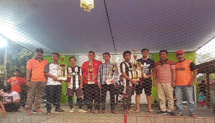 Pemebrian Hadiah Turnamen Parsel Cup (foto: pilihanrakyat)
