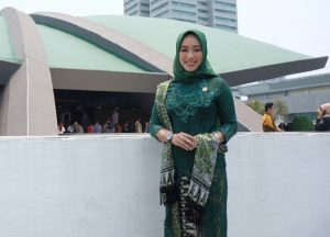 Ratna Juwita Sari, Tak Perlu Banyak Janji Cukup Bicara Lewat Karya