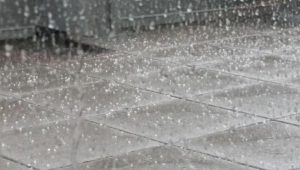 Angin Kencang dan Hujan Es Melanda Sleman Yogyakarta