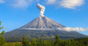Merapi Lagi Cantik-Cantiknya, Seperti Kamu Hari Ini