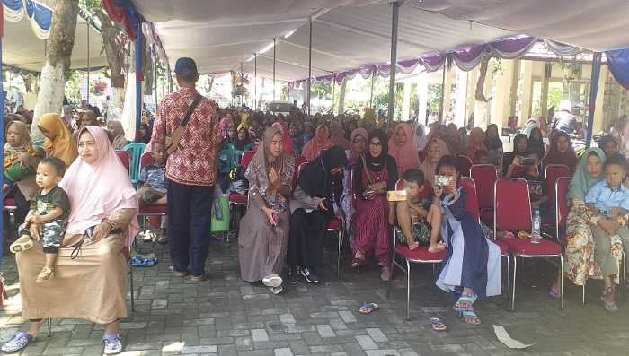 Para Wali Murid dan Masyarakat Sekitar (foto: pilihanrakya.id)