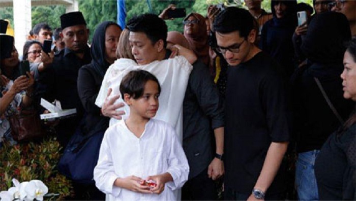 Areil Beri Semangat Ke BCL (Foto: bcl)