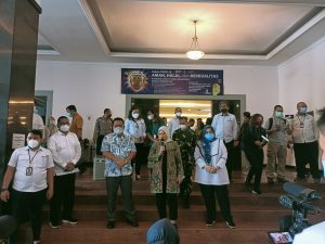 Peringati Hari Buruh, Kemnaker Vaksin 800 Buruh dan Calon Pekerja Migran