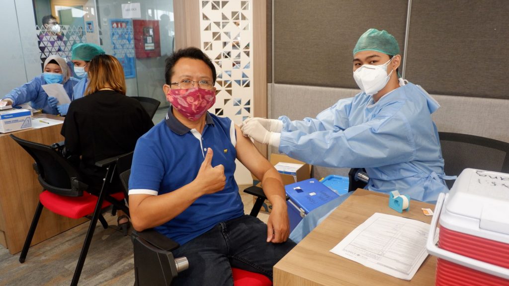 Dukung Upaya Pemerintah Pusat;  PT Asuransi Jiwa Sequis Life Vaksin 500 Karyawan Jenis Sinopharm