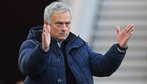 Tak Butuh Waktu Lama, Mourinho Latih As Roma