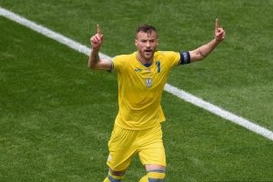 Tren Singkirkan Minuman Beralkohol Belum Selesai, Kali Ini Dilakukan Oleh Andriy Yarmolenko