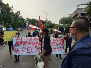 Mahasiswa Geruduk KPK: Ketua BEM Fakultas Hukum Universitas Jakarta Minta Firli Turun Dari KPK