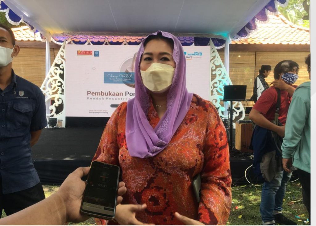 Yenny Wahid Luncurkan Pesantren Programmer Perempuan Pertama di Indonesia