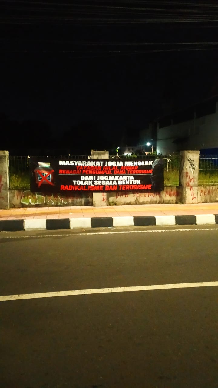 Masyarakat Jogja Di Hebohkan Dengan Spanduk Radikalisme