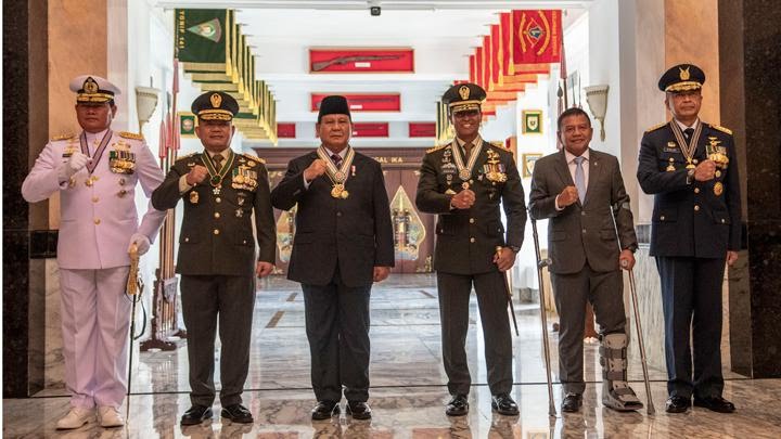 Prabowo Dapat Empat Bintang Kehormatan, Ini Bintang Yang Diterima