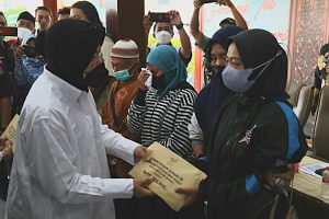 Kanjuruhan, Mensos Beri Santuan 15 Juta Ke Ahli Waris