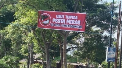 Kasus Miras Tidak Ada Kejelasan, Warga Temenggungan Pasang Spanduk Protes
