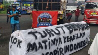 Ribuan Sopir Truk Geruduk Kantor Gubernur Jatim, Tuntut Hentikan Operasi ODOL dan Basmi Pungli