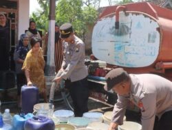 Polres dan BPBD Probolinggo Salurkan Air Bersih, Kekeringan Meluas ke Tujuh Desa