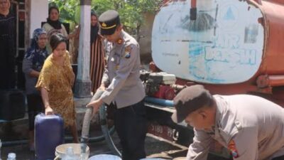 Polres dan BPBD Probolinggo Salurkan Air Bersih, Kekeringan Meluas ke Tujuh Desa