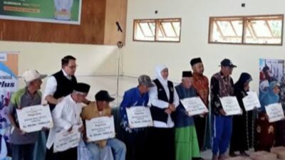 Gubernur Jatim Bawa Bantuan ke Bawean, Atasi Krisis Logistik