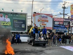 PMII DIY Gelar Aksi Demonstrasi di Pertigaan UIN Jogja, Sampaikan 11 Tuntutan