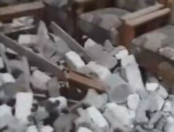 Rumah Warga Sapudi Roboh, Bapak Bidin Luka Akibat Gempa 6,5 SR Sumenep