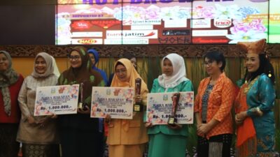 Ketua PC Fatayat NU Probolinggo Raih Juara Harapan III Perempuan Inspiratif BKOW Jatim 2025