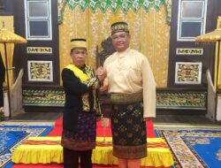 Sugioto Terima Gelar Dato Sri Yudha Pakunegara, Simbol Harmoni Kalbar