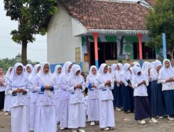 SMK Kesehatan Sunan Kalijaga Pelopori Upacara Hari Pahlawan di Banyuanyar Tengah