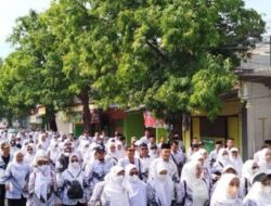 Ribuan Guru Ponorogo Turun ke Jalan Tolak Mutasi Kepala Sekolah