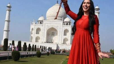 Momen Lauren Gottlieb Berpose di Taj Mahal, Ungkap Kekaguman pada Ikon India