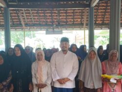 Gus Qodir Gelar Aksi Sosial, Bagikan Beras di Delapan Kecamatan