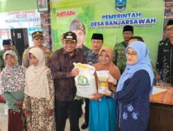 Wabup Probolinggo Tinjau Penyaluran Bantuan Pangan di Tegalsiwalan, Ingatkan Tak Ada Pemotongan Hak Warga