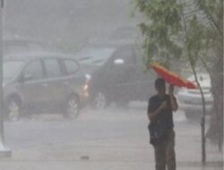 BMKG: Hujan Sedang hingga Lebat Berpotensi Guyur Jawa Timur Hari Ini