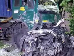Truk Trailer Tabrak Lima Mobil di Probolinggo, Empat Orang Tewas