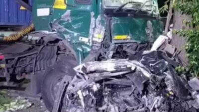 Truk Trailer Tabrak Lima Mobil di Probolinggo, Empat Orang Tewas