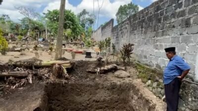 Korban Tewas Kecelakaan Trailer di Probolinggo Dimakamkan Satu Liang Lahat