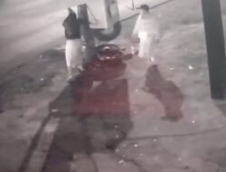 Dua Pria Terekam CCTV Curi Kabel Listrik di Gardu PLN Bangil, Polisi Selidiki Pelaku