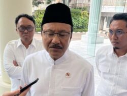 Mensos Gus Ipul Copot Dua Pejabat Terkait Pengadaan Sepatu Sekolah Rakyat