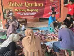 Ratusan Warga Prasejahtera di Probolinggo Terima Paket Daging Kurban dari PDI Perjuangan