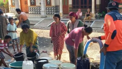 34 KK di Desa Paras Terdampak Kerusakan PDAM, BPBD Salurkan Bantuan Air