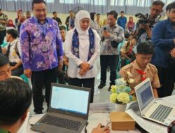 Khofifah Pastikan SPMB Jatim Berjalan Tanpa Penumpukan Calon Murid
