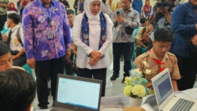 Khofifah Pastikan SPMB Jatim Berjalan Tanpa Penumpukan Calon Murid