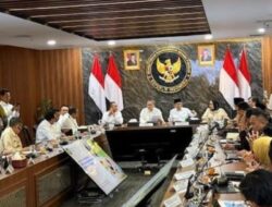 Zulhas Pimpin Rapat MBG, Kepala BGN yang Baru Dilantik Ikut Hadir