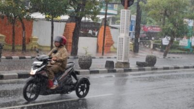 Cuaca Jatim Sabtu 13 Juni 2026, Surabaya Berpotensi Diguyur Hujan Ringan