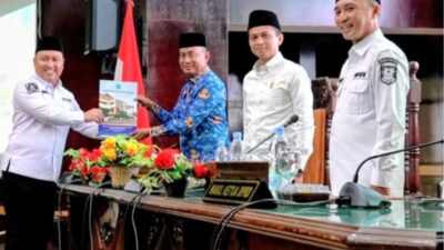 Fraksi-fraksi DPRD Probolinggo Soroti Serapan Anggaran hingga Kabel Internet Semrawut