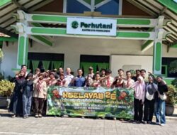 Perhutani Lepas Pramuka Saka Wanabakti Probolinggo Jelajahi Gunung Buthak