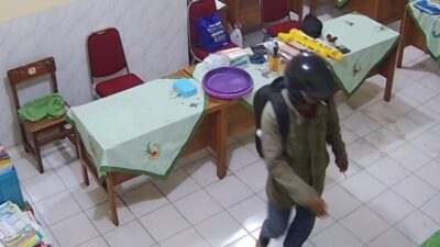 Maling Bobol Kantor SDN Kalipang 1, Aksinya Terekam CCTV