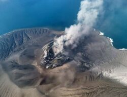 Gunung Anak Krakatau Erupsi Lagi, PVMBG Larang Warga Mendekat 3 Kilometer