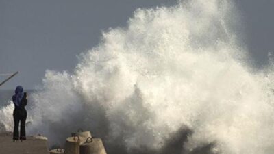BMKG Peringatkan Gelombang hingga 4 Meter di Perairan Selatan Jawa Timur